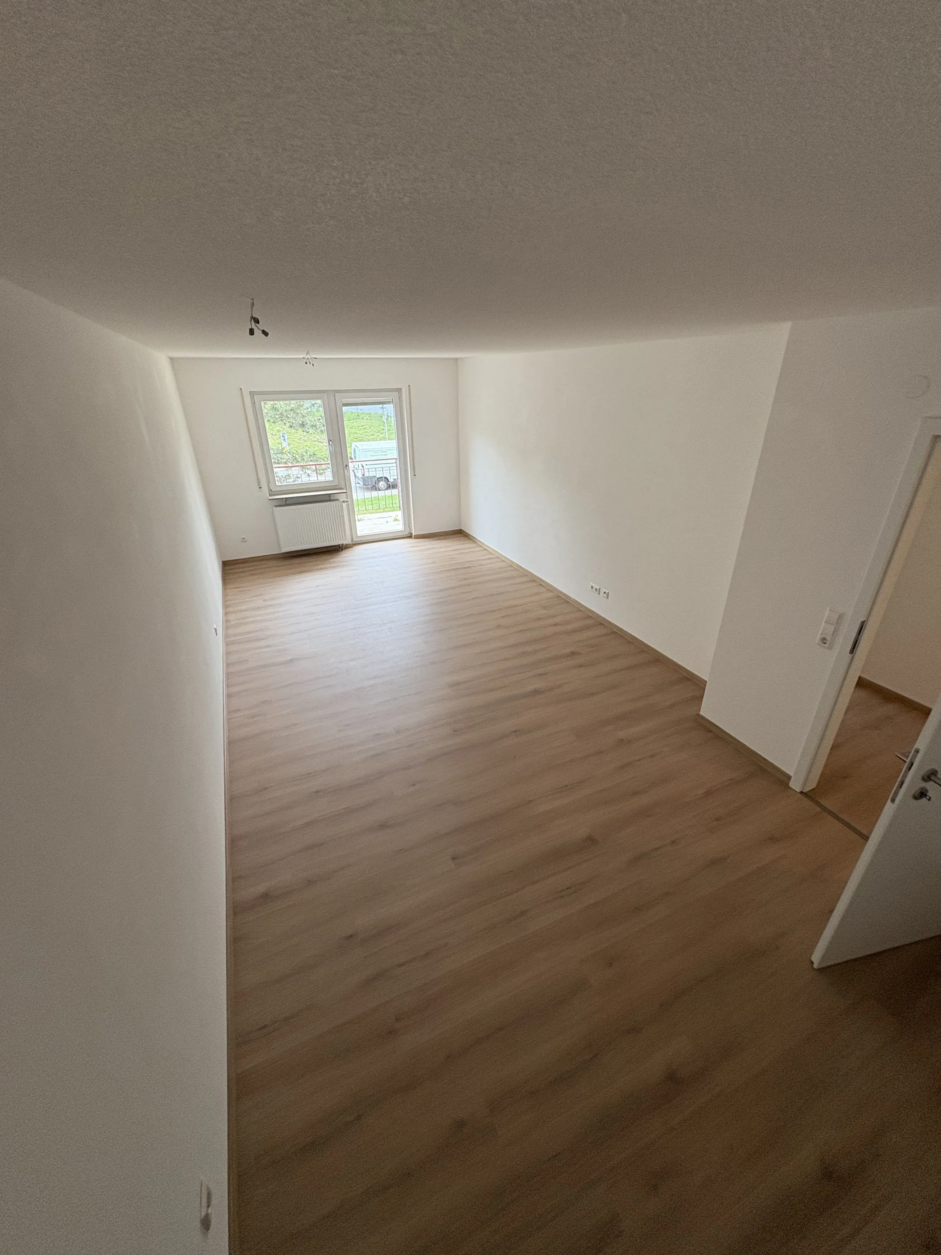 Laminatboden in einer Mietwohnung.